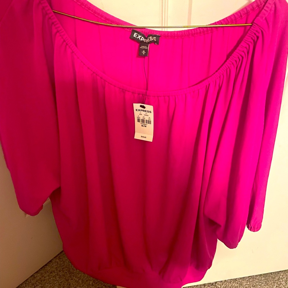 Beautiful pink top with short sleeves